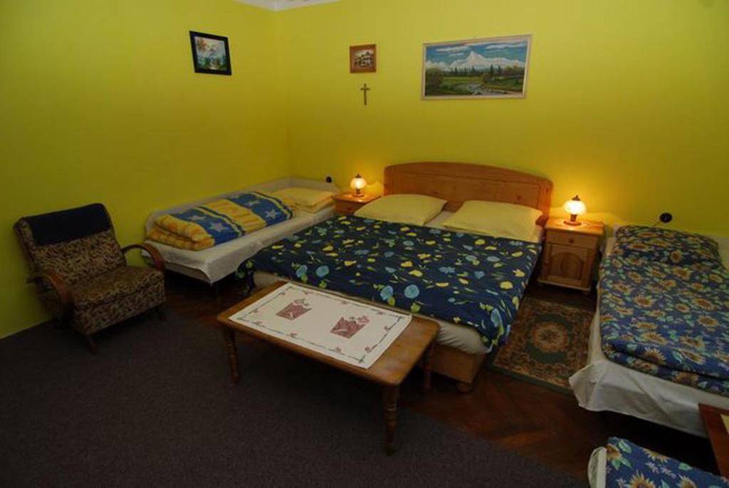 Privat Henry Bed & Breakfast ลิฟตอฟสกีมิคูลาช ห้อง รูปภาพ