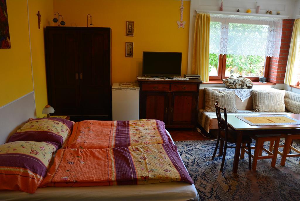 Privat Henry Bed & Breakfast ลิฟตอฟสกีมิคูลาช ภายนอก รูปภาพ
